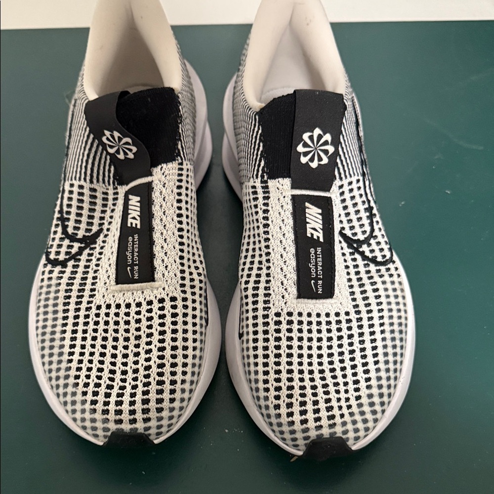 Nike Black and White Men's Sneakers